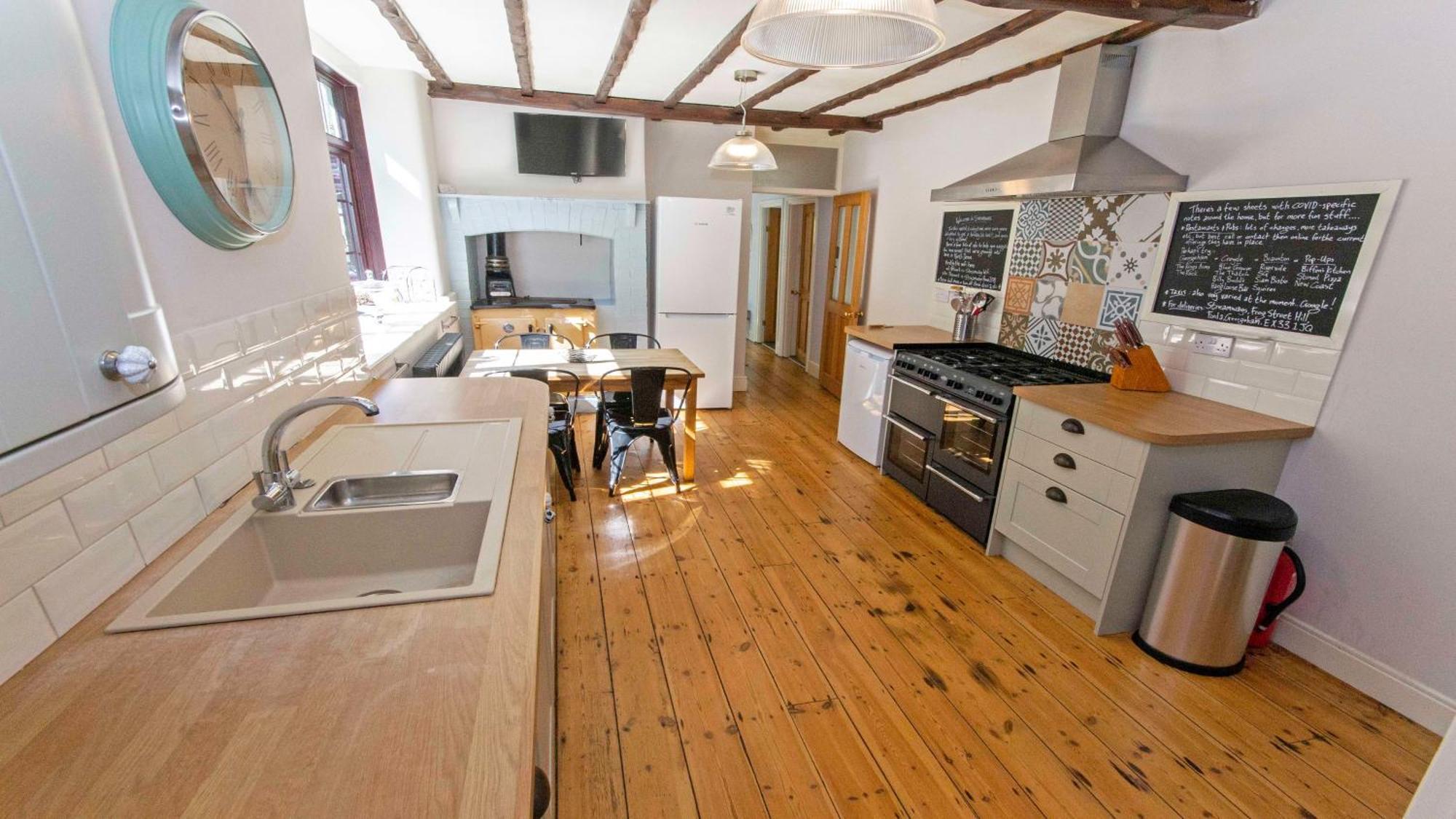Streamways Nr Croyde - Large Country Cottage With Valley Views, Hot Tub Option And Private Garden Cabin, Sleeps 12-16 Екстер'єр фото